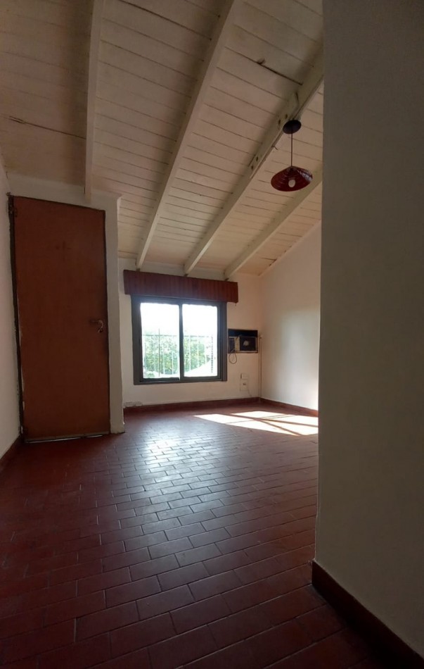 VENTA PH 3 AMBIENTES EN MORON A REFACCIONAR
