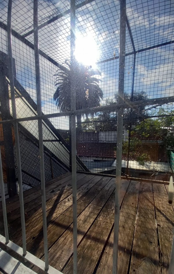 VENTA PH 3 AMBIENTES EN MORON A REFACCIONAR