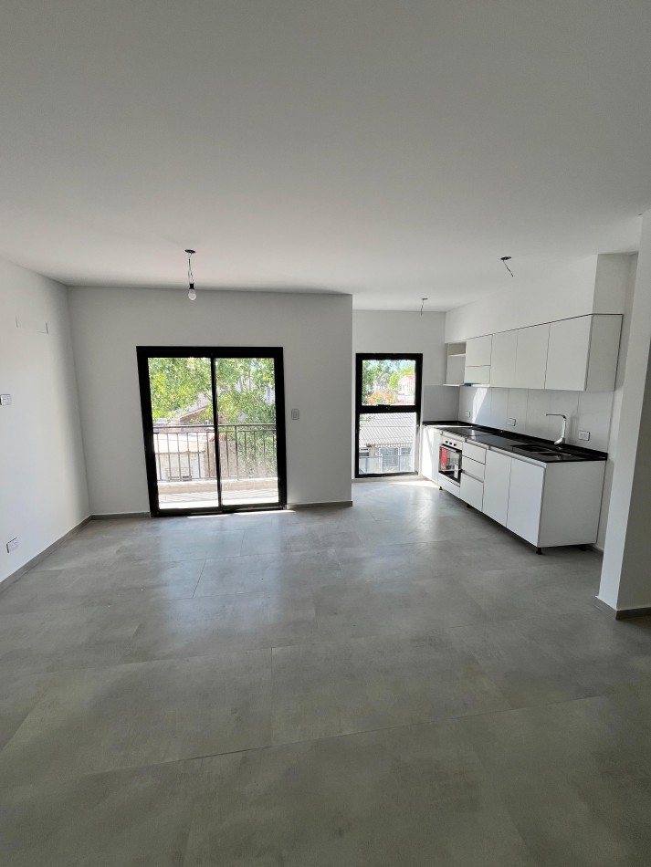 VENTA 2 AMBIENTES ITUZAINGO NORTE