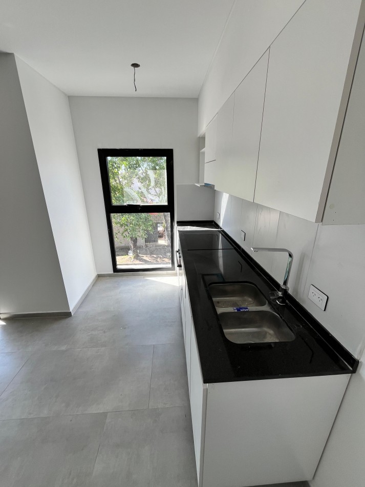 VENTA 2 AMBIENTES ITUZAINGO NORTE