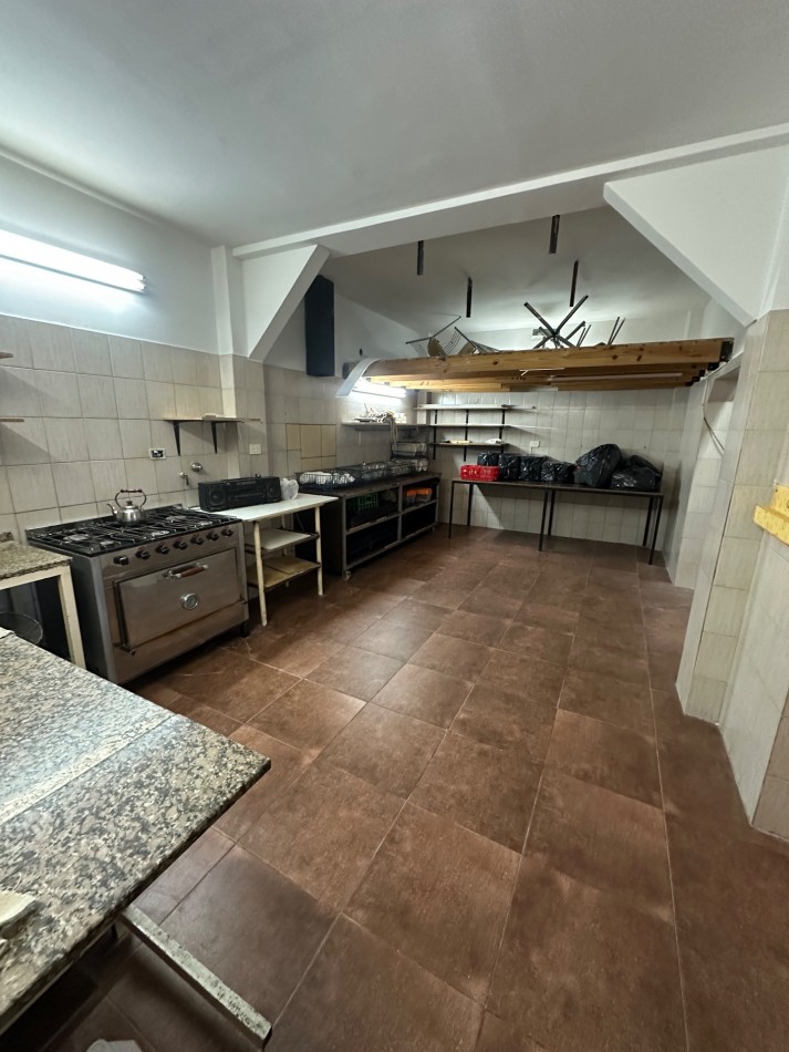 Local para Eventos Oficinas o Deposito en Ituzaingo Norte | 180m² | Equipado