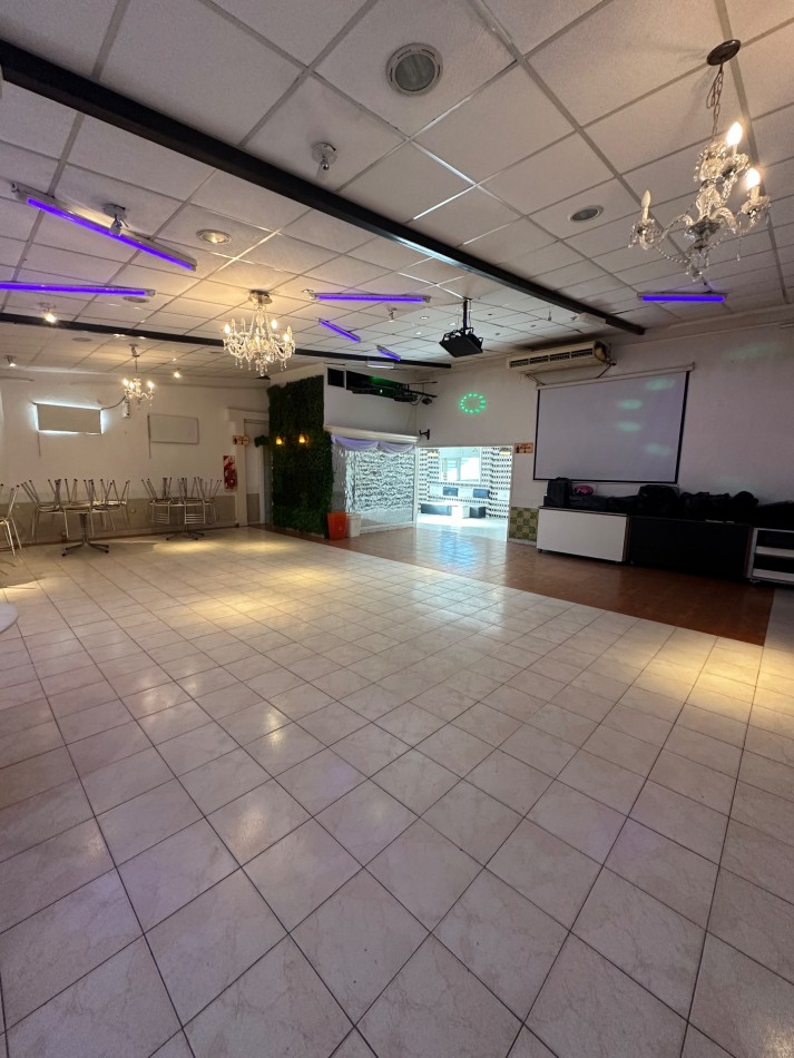 Local para Eventos Oficinas o Deposito en Ituzaingo Norte | 180m² | Equipado