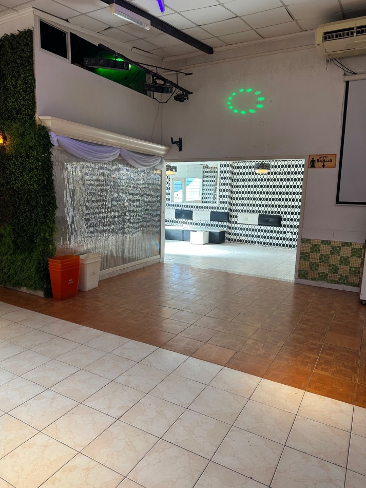 Local para Eventos Oficinas o Deposito en Ituzaingo Norte | 180m² | Equipado