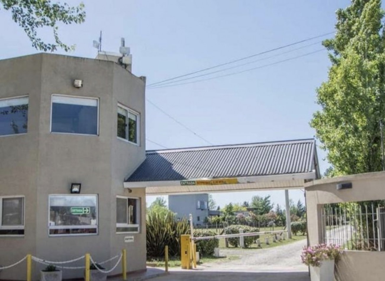 Venta lote en barrio cerrado excelente ubicacion.