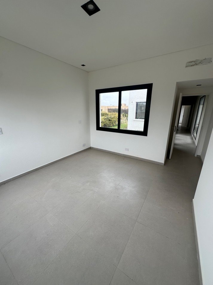 Venta casa 4 ambientes barrio cerrado lujan