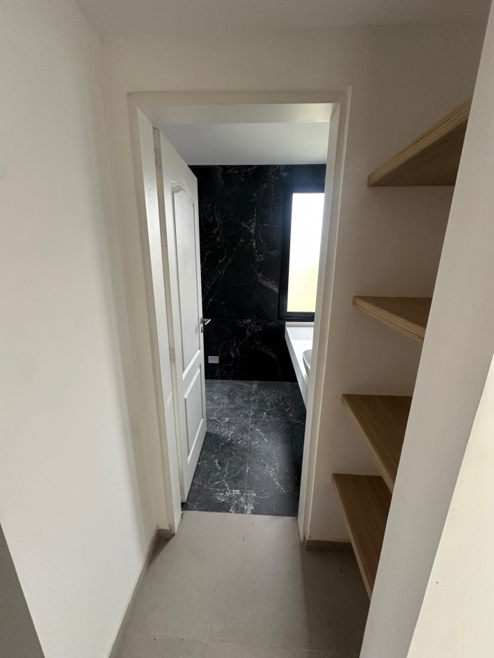 Venta casa 4 ambientes barrio cerrado lujan