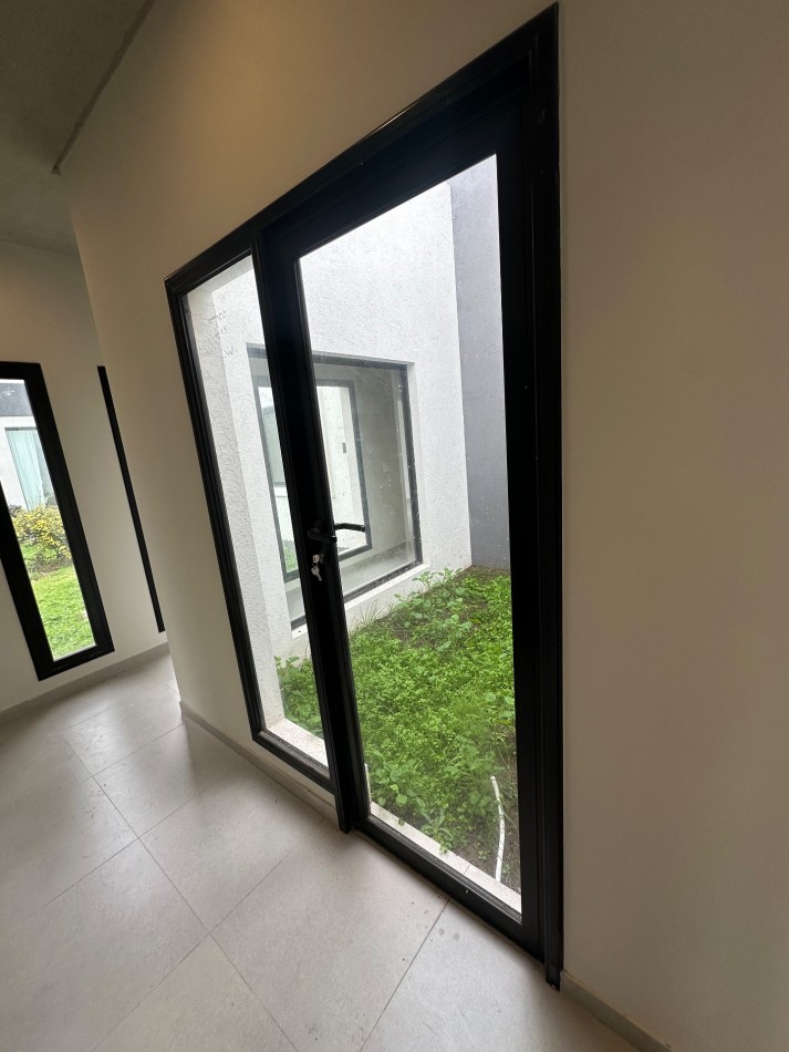 Venta casa 4 ambientes barrio cerrado lujan