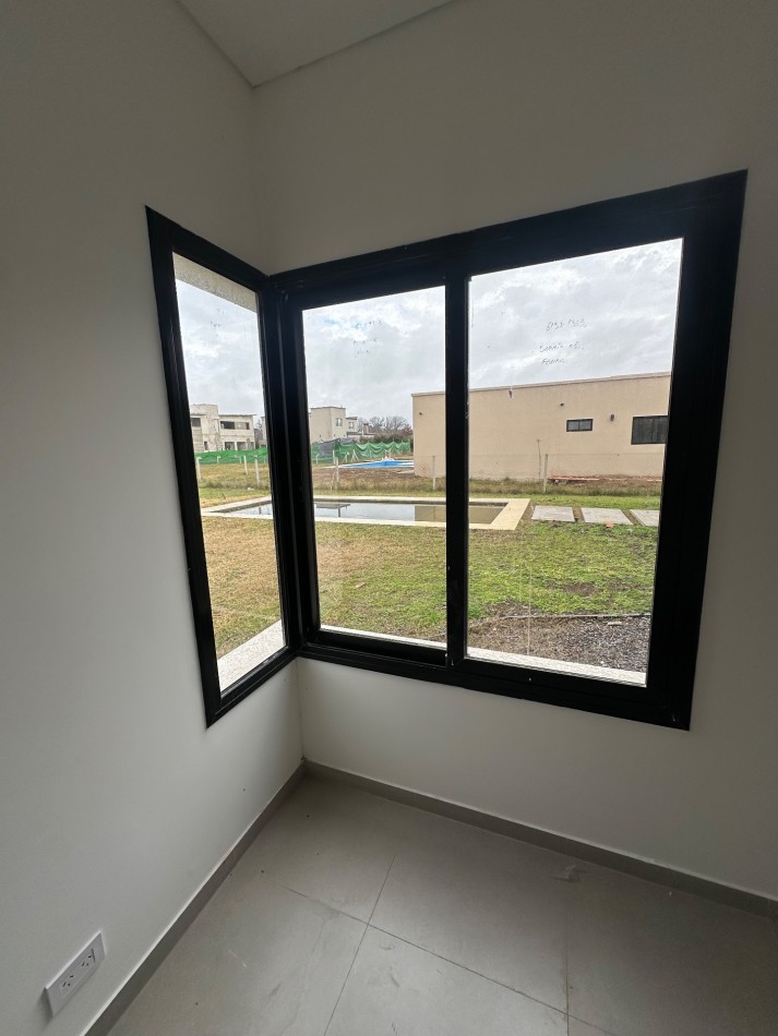Venta casa 4 ambientes barrio cerrado lujan