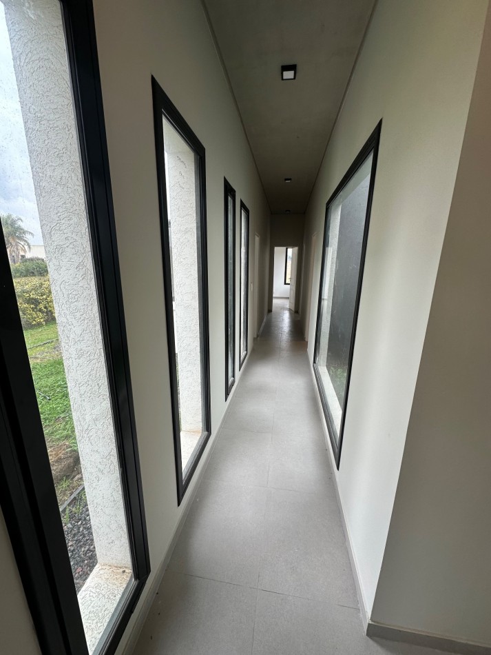Venta casa 4 ambientes barrio cerrado lujan
