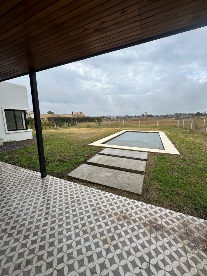 Venta casa 4 ambientes barrio cerrado lujan