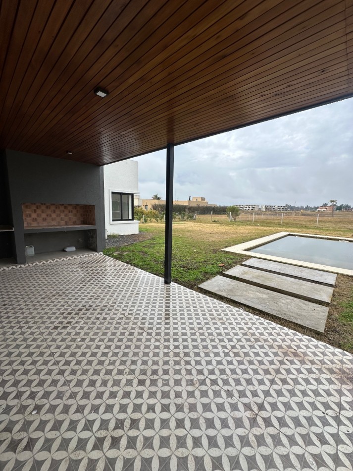 Venta casa 4 ambientes barrio cerrado lujan