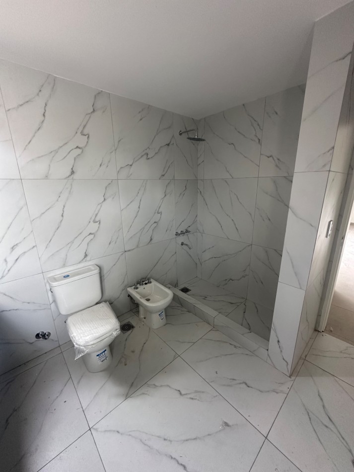 Casa a estrenar 4 ambientes en barrio los juncos.