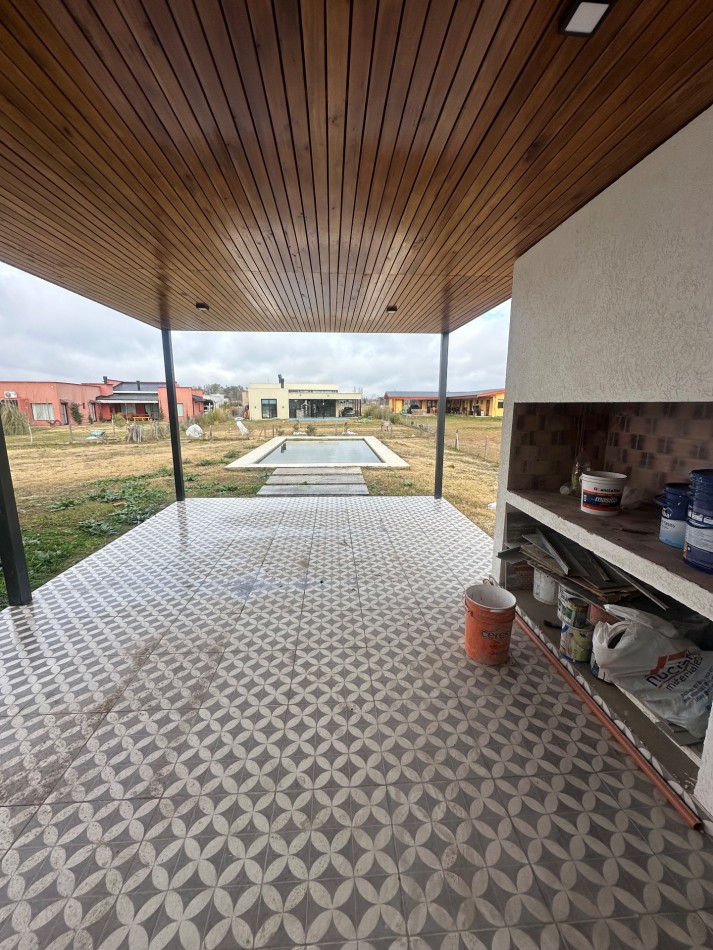 Casa a estrenar 4 ambientes en barrio los juncos.