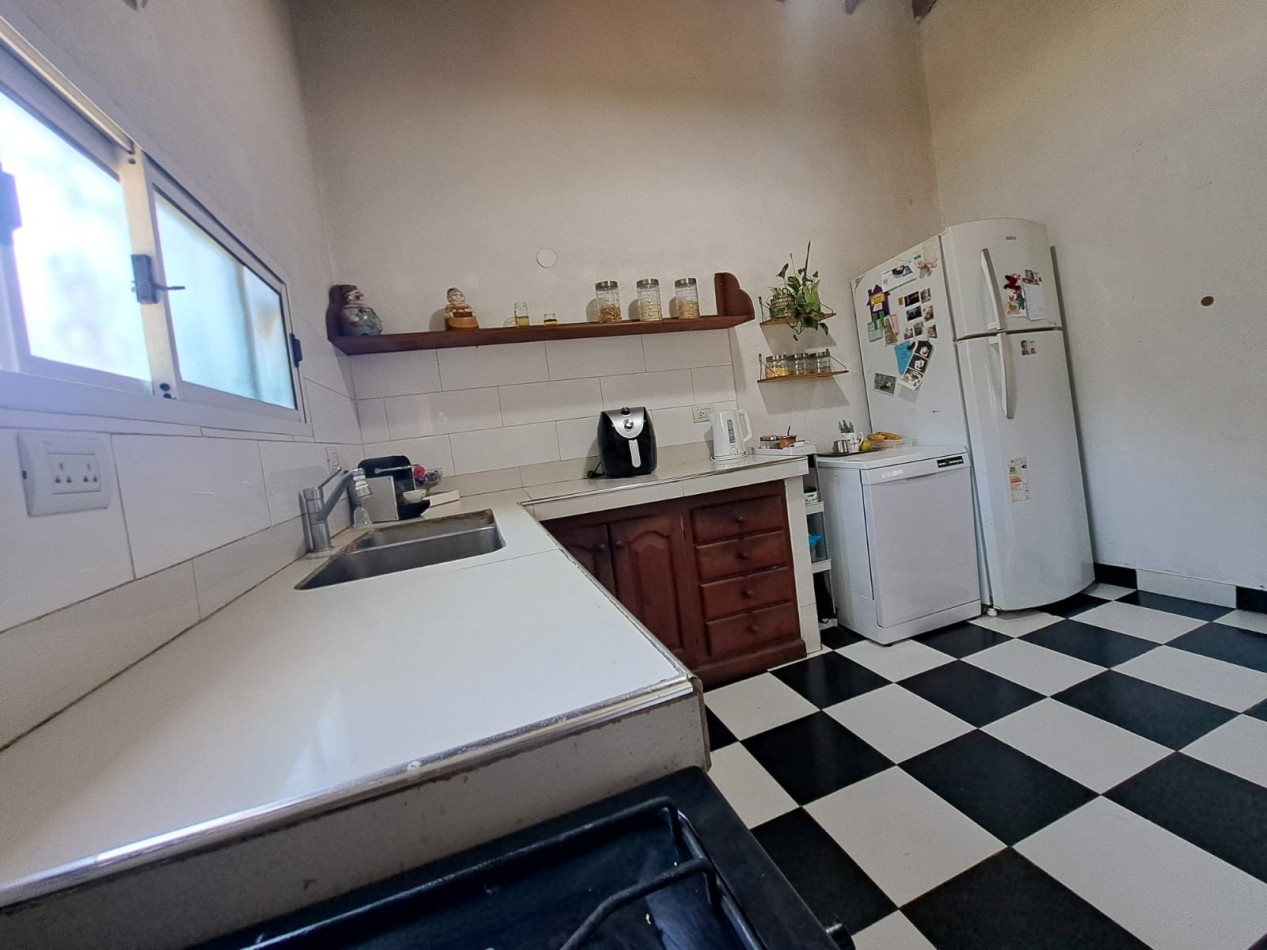 Casa multifamiliar en venta- Paso del rey.