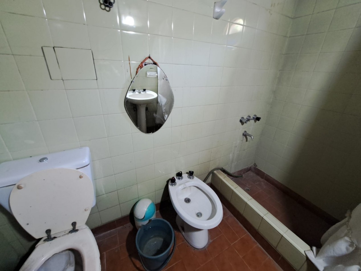Casa multifamiliar en venta- Paso del rey.