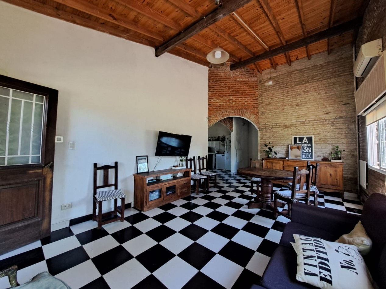 Casa multifamiliar en venta- Paso del rey.