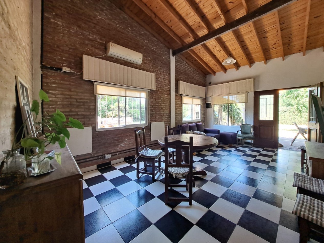 Casa multifamiliar en venta- Paso del rey.