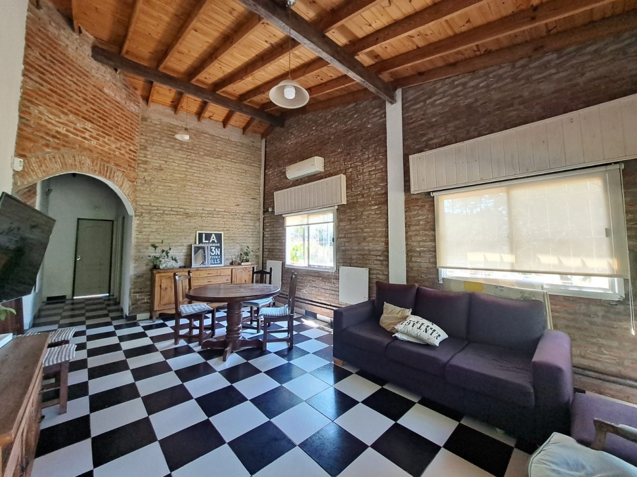 Casa multifamiliar en venta- Paso del rey.