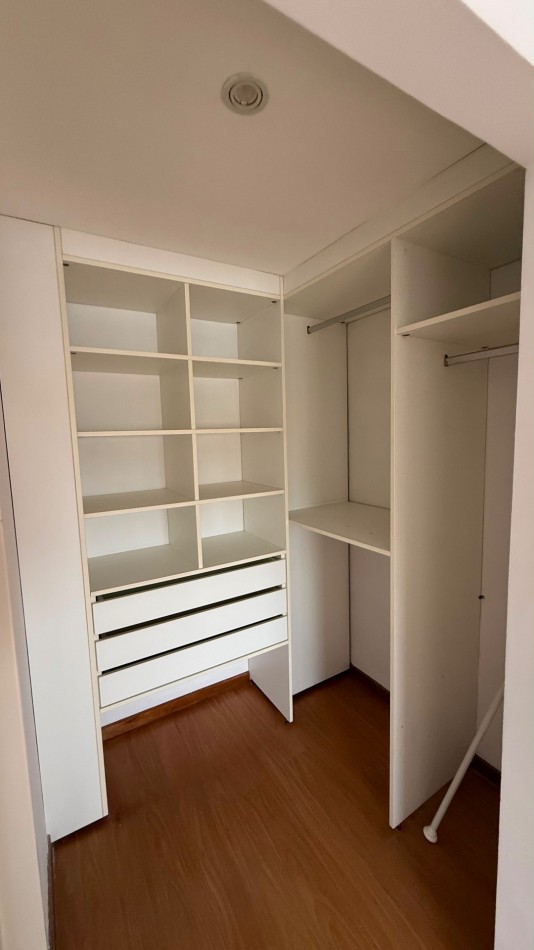 Departamento 3 ambientes con doble cochera.