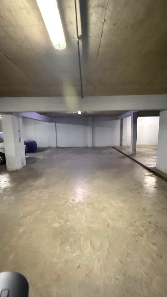 Departamento 3 ambientes con doble cochera.