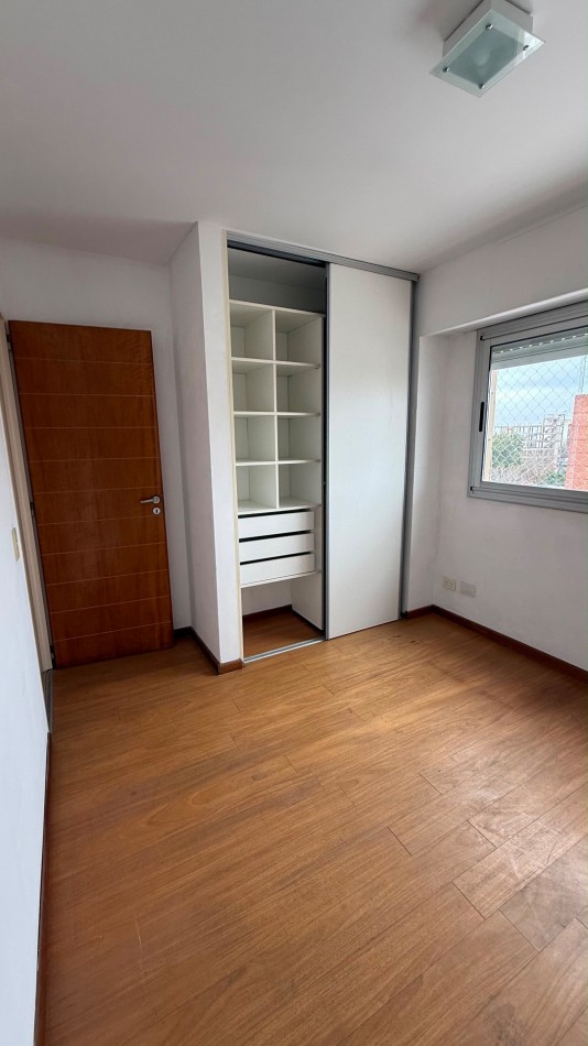 Departamento 3 ambientes con doble cochera.