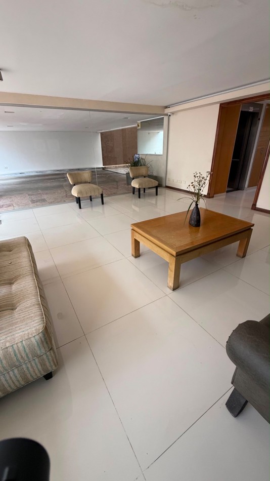 Departamento 3 ambientes con doble cochera.