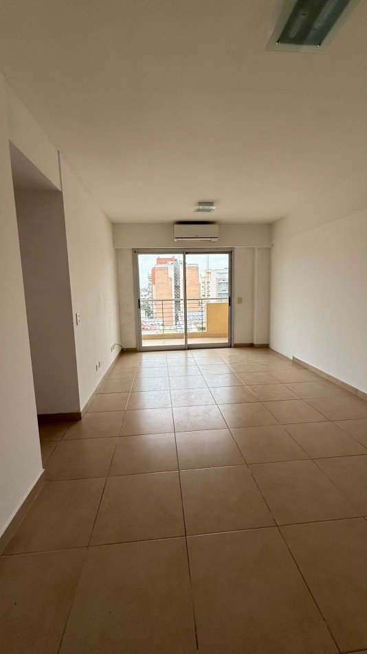 Departamento 3 ambientes con doble cochera.