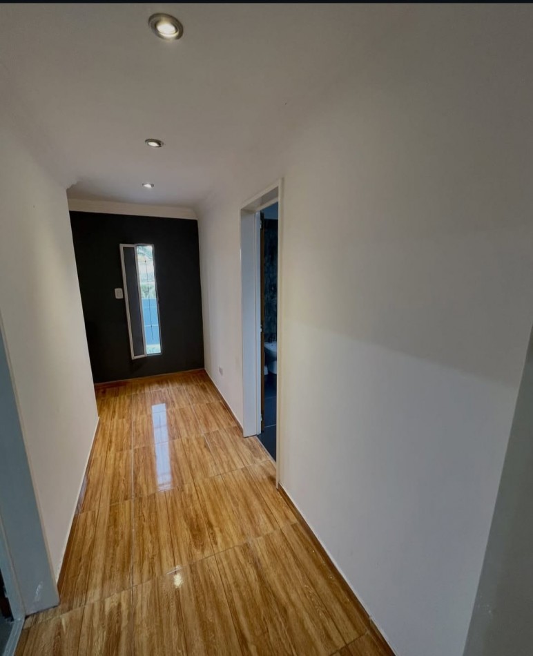Casa 4 ambientes, cochera parrilay pileta en Padua.