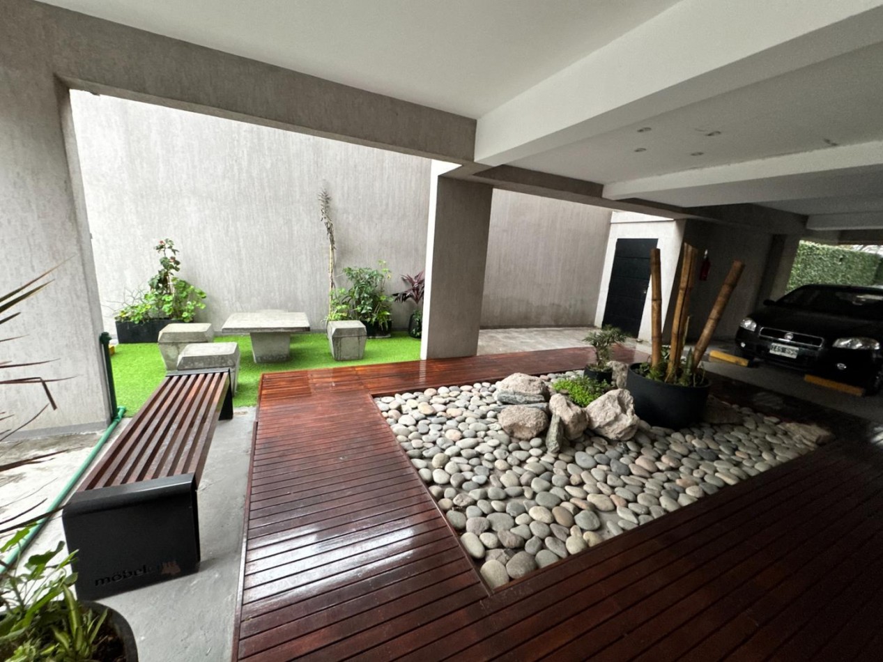 Departamento 4 Ambientes en Duplex con Terraza Privada, Jacuzzi y Cochera - Moron Centro