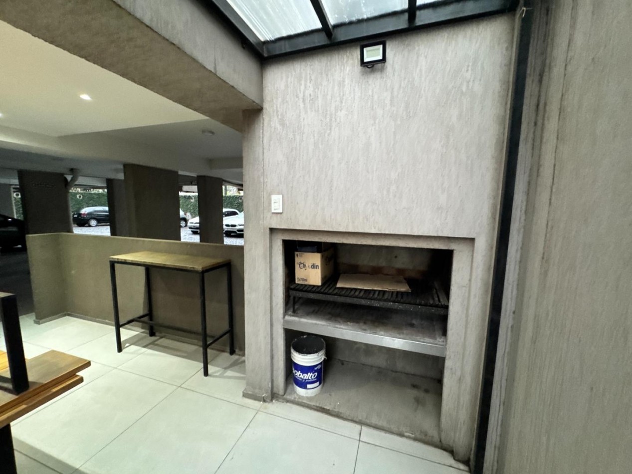 Departamento 4 Ambientes en Duplex con Terraza Privada, Jacuzzi y Cochera - Moron Centro