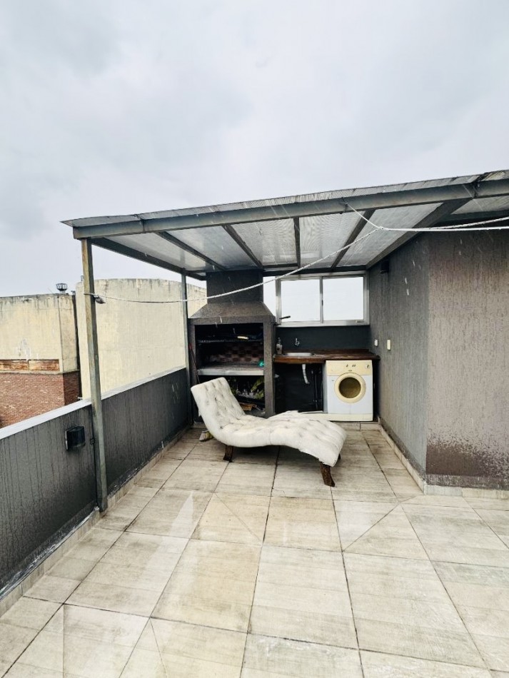 Departamento 4 Ambientes en Duplex con Terraza Privada, Jacuzzi y Cochera - Moron Centro