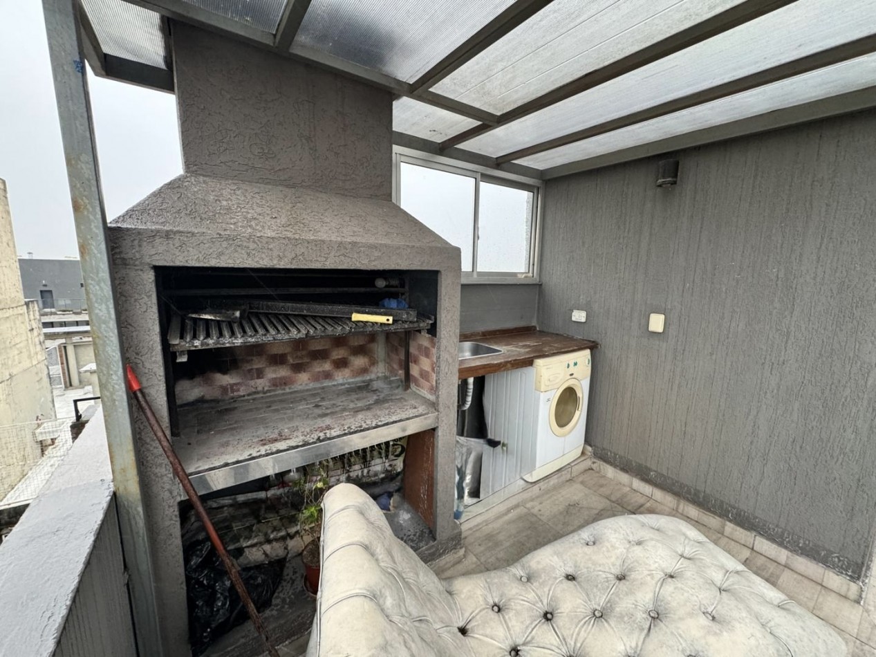 Departamento 4 Ambientes en Duplex con Terraza Privada, Jacuzzi y Cochera - Moron Centro