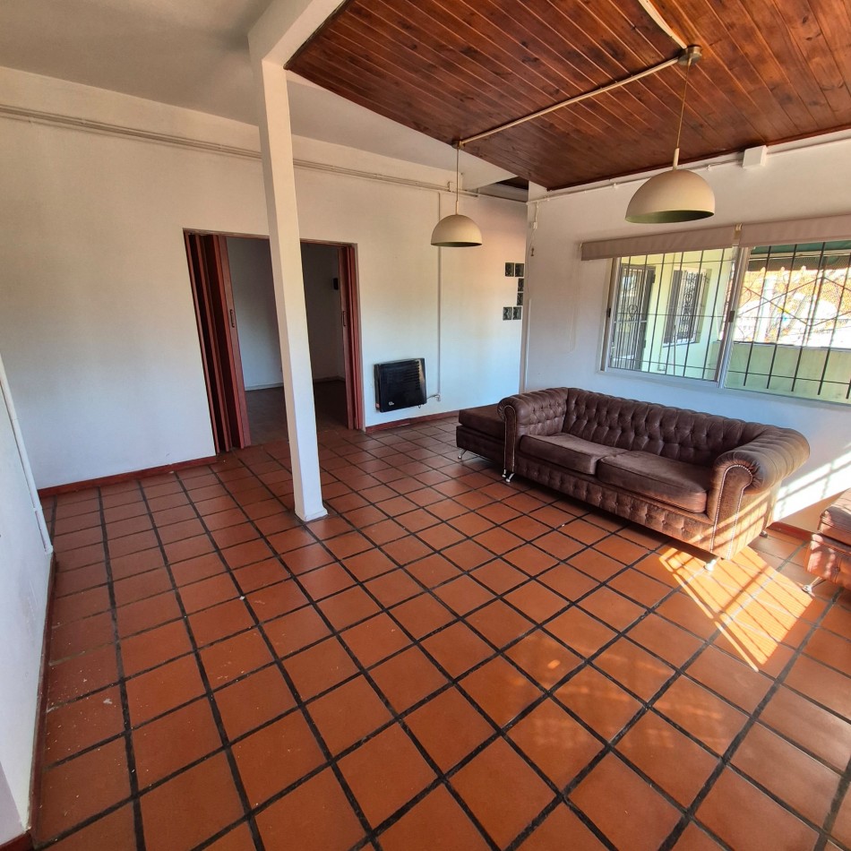 Departamento 2 ambientes con terraza.