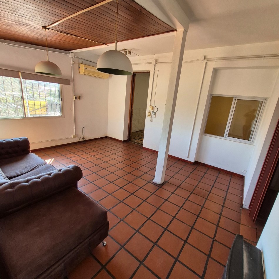 Departamento 2 ambientes con terraza.