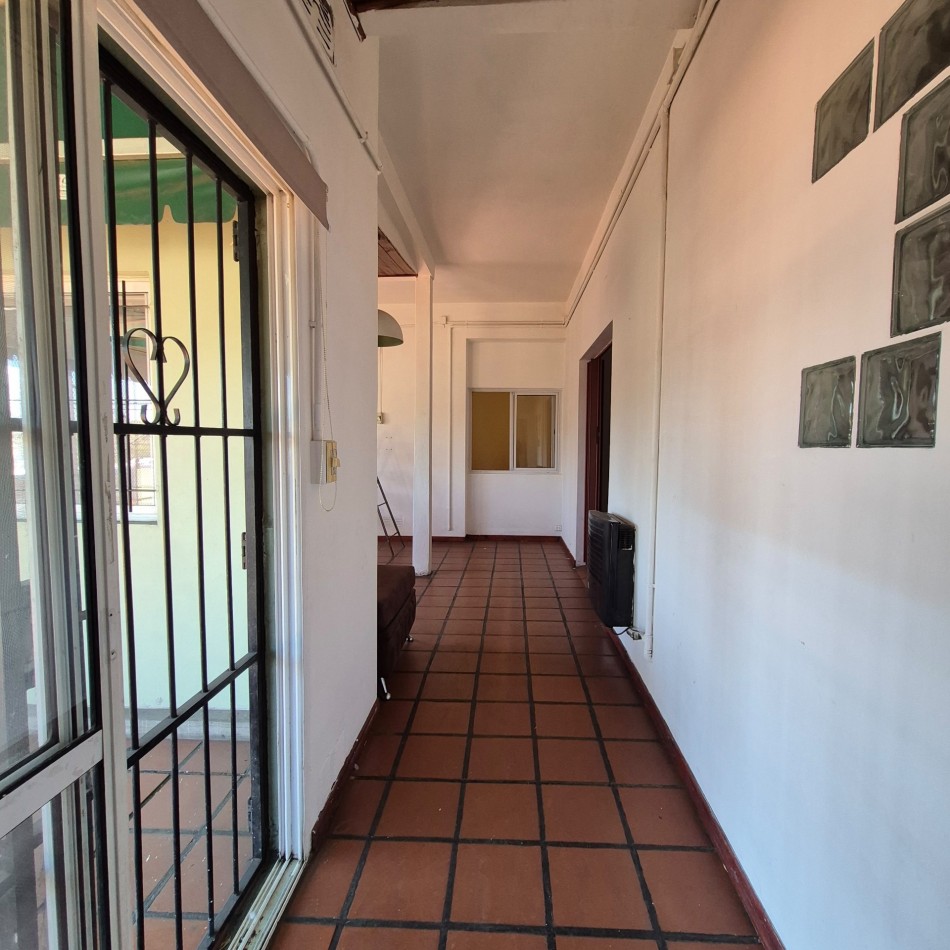Departamento 2 ambientes con terraza.