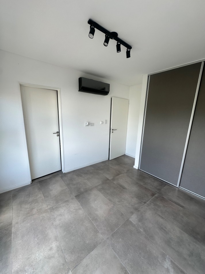 Venta 2 ambientes Ituzaingo Norte c/ cochera