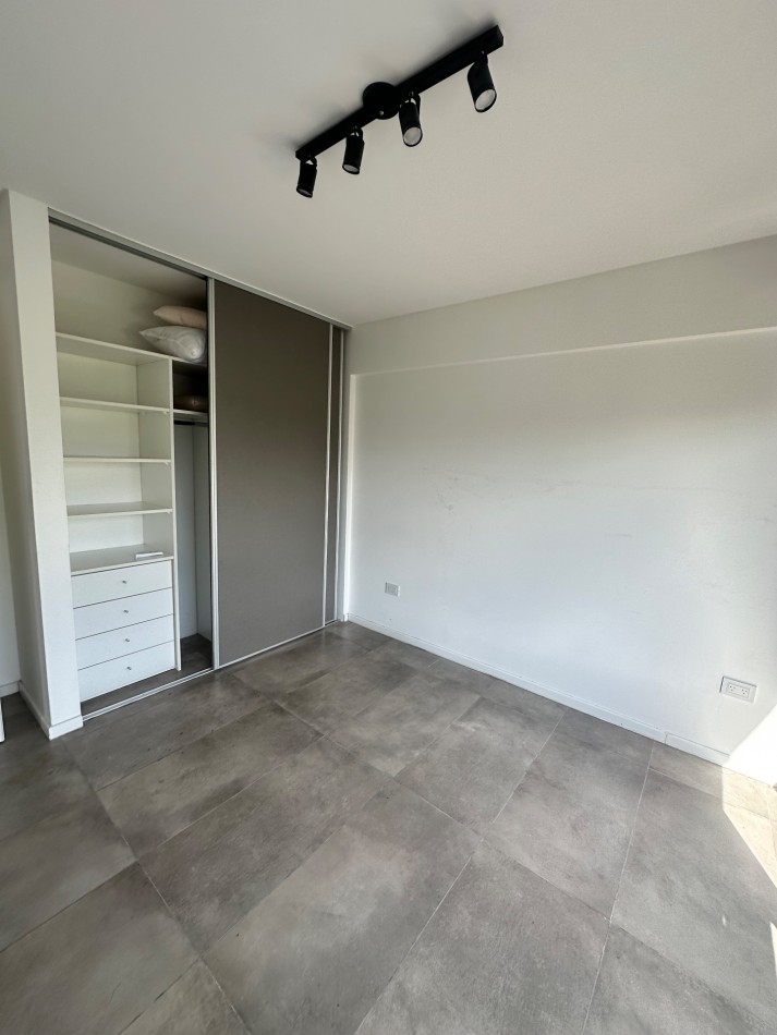 Venta 2 ambientes Ituzaingo Norte c/ cochera