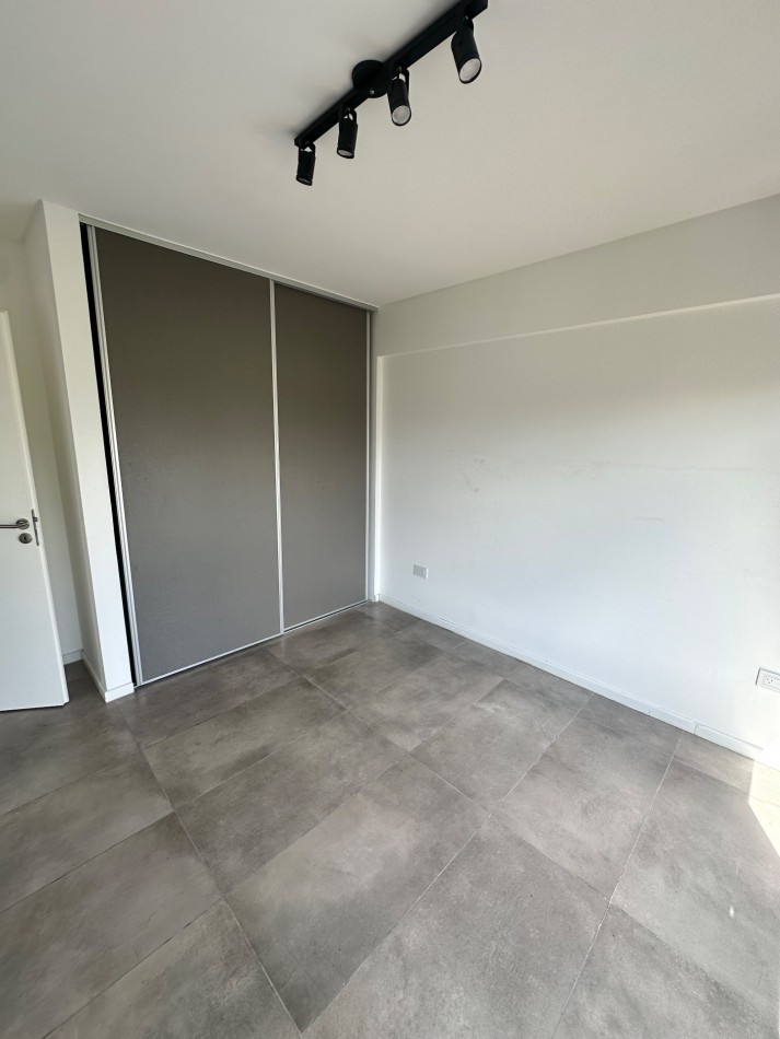 Venta 2 ambientes Ituzaingo Norte c/ cochera