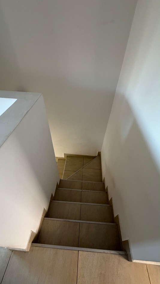 Apta credito-Duplex 4 ambientes en PH con patio y cochera.