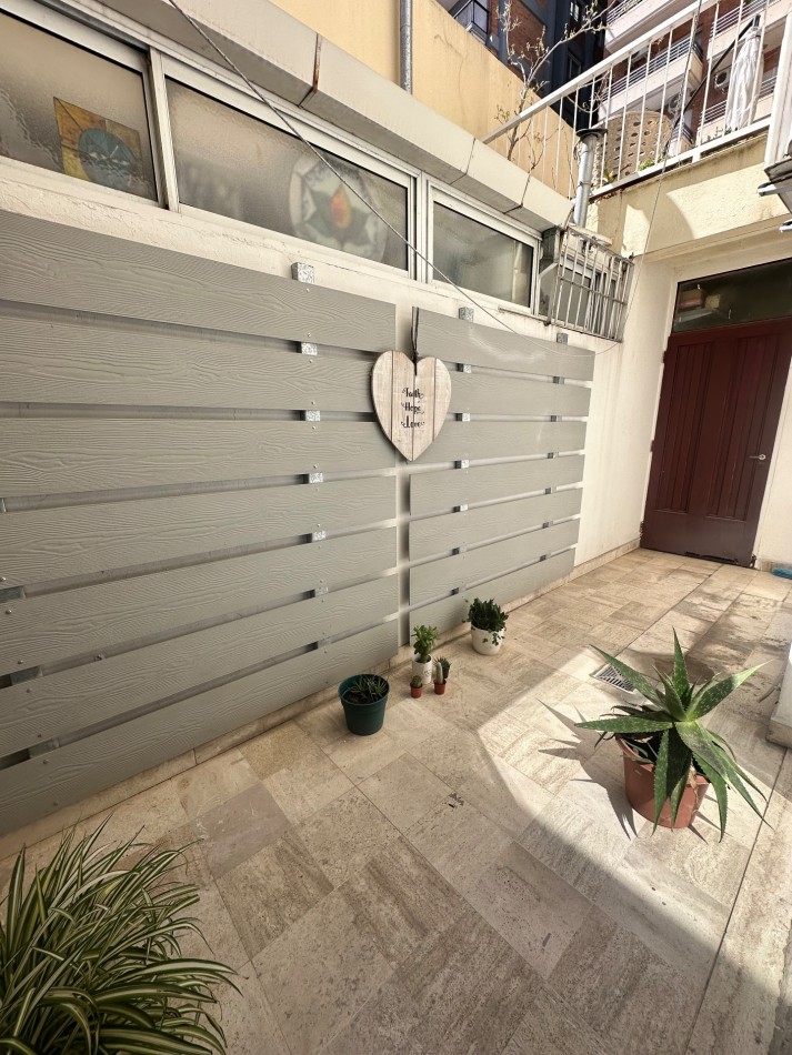 Excelente 2 ambientes con patio propio - Apto credito