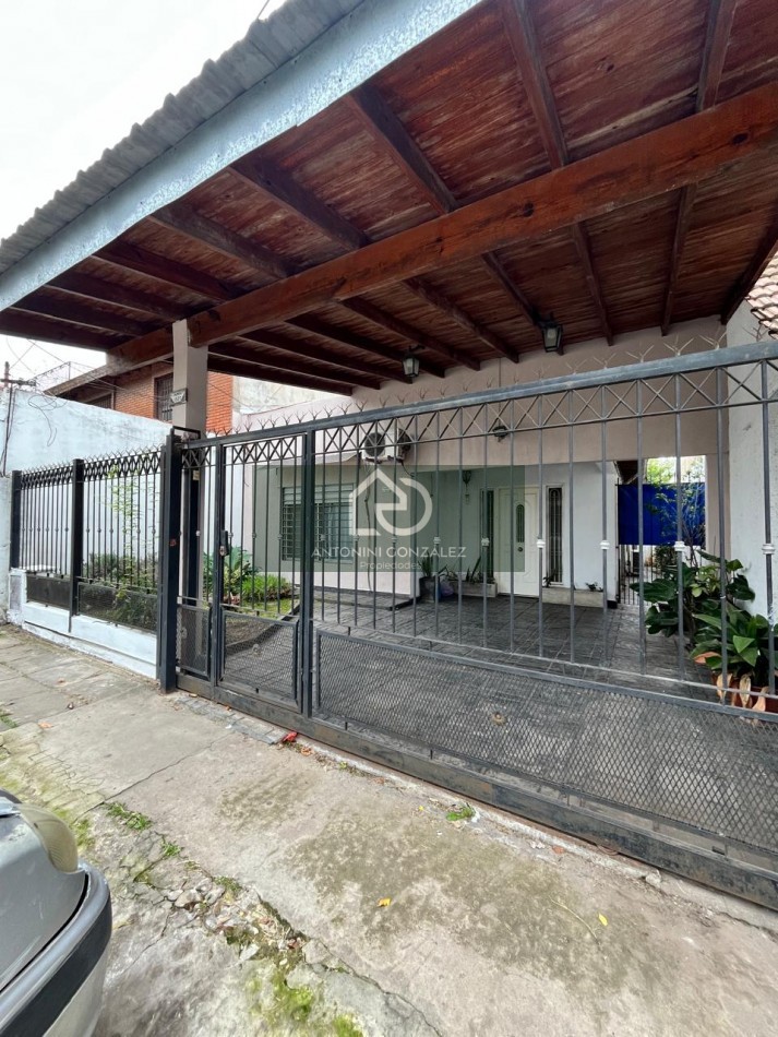 Casa en alquiler 4 Ambientes  Ituzaingo Sur | Gran Parque, Galeria y Parrilla