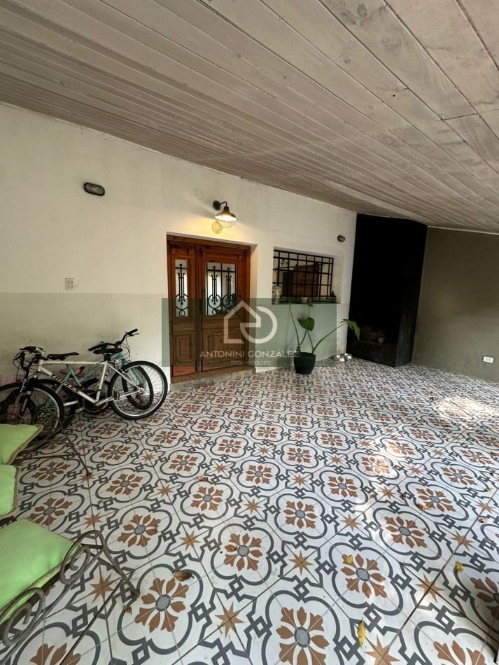 Casa 6 Ambientes en Planta Baja - Parque Leloir | Totalmente Reciclada