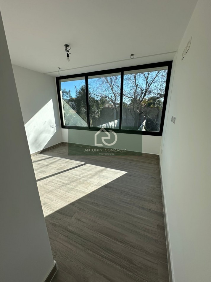 VENTA CASA 5 AMBIENTES A ESTRENAR ITUZAINGO NORTE