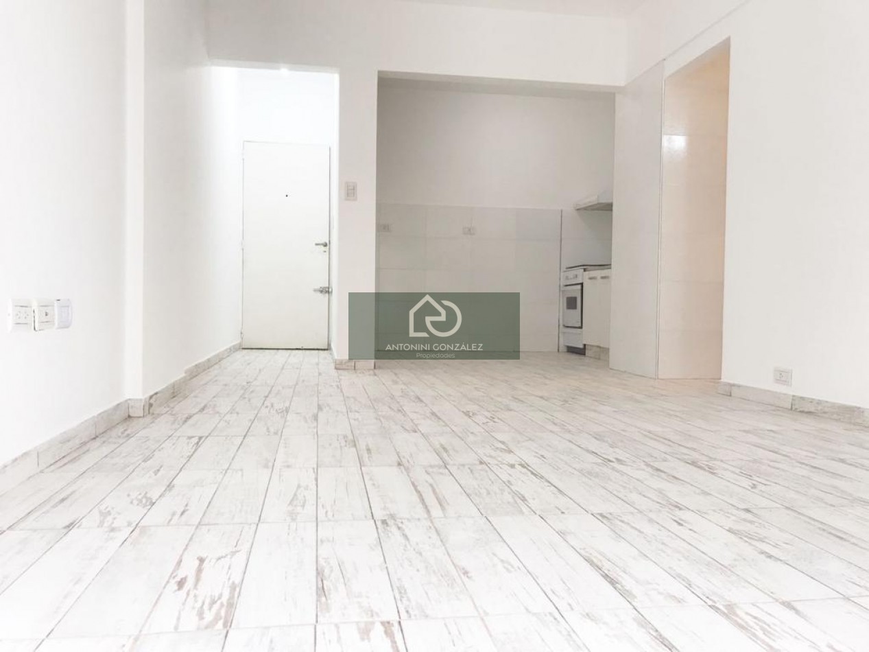 Departamento 2 Ambientes al Frente en Escalada 120 | Balcon Propio | Terraza y Laundry