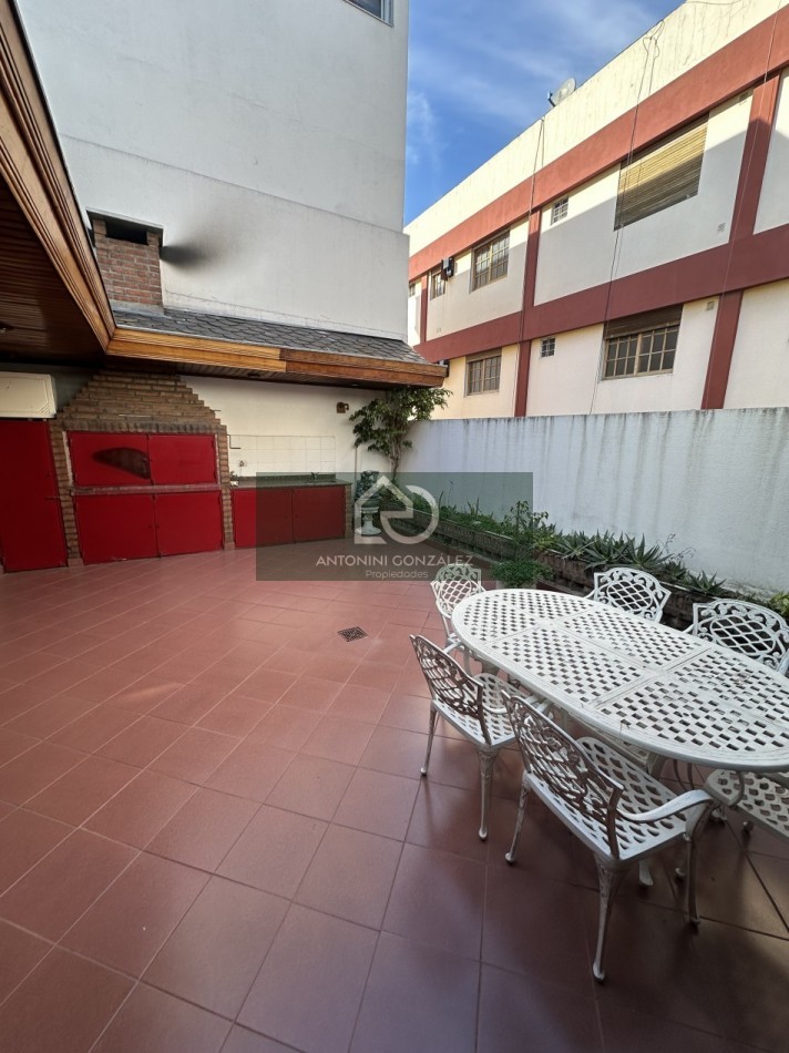 Venta casa 5 ambientes.