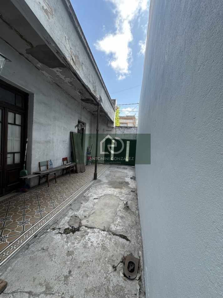 Venta casa a refaccionar o demoler.