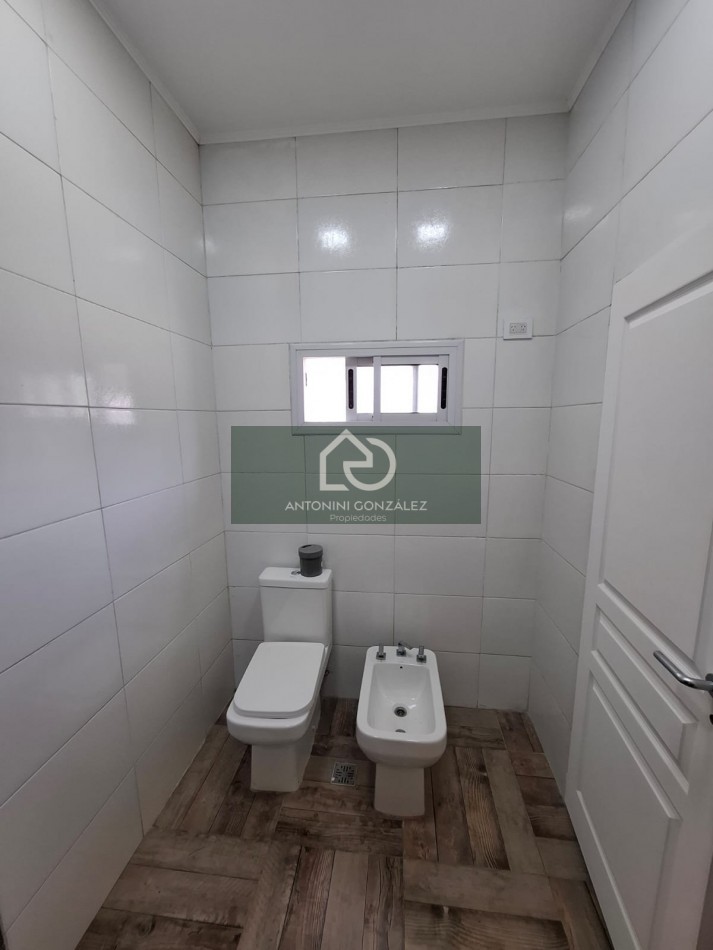  Casa Moderna sobre Lote de 650m2 con Piscina en La Reja (Moreno)