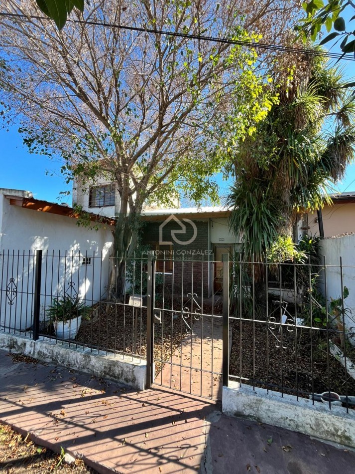 CASA EN VENTA EN ITUZAINGO NORTE A REFACCIONAR