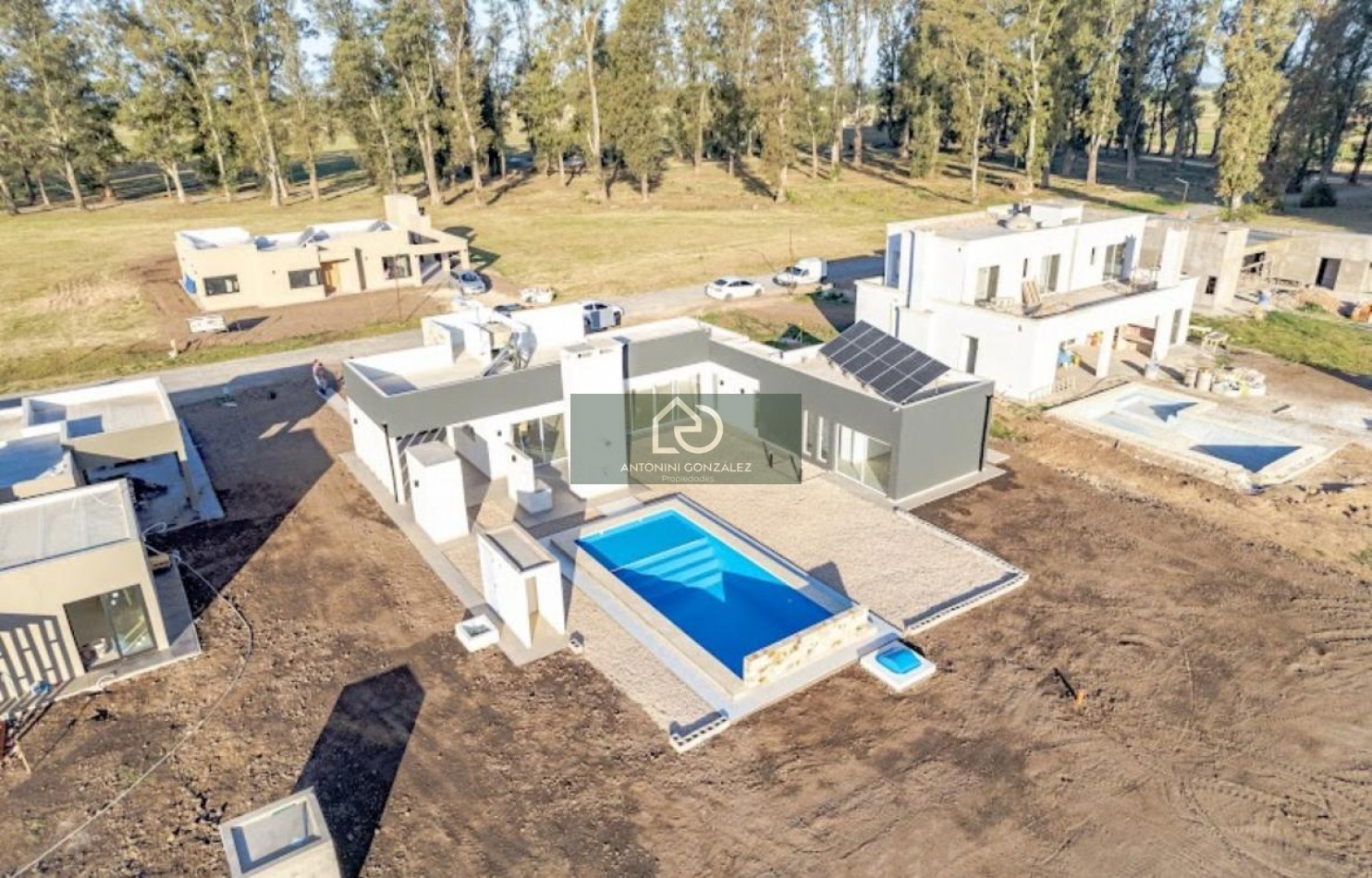 LOTE EN VENTA EN BARRIO LOS TRES PINOS