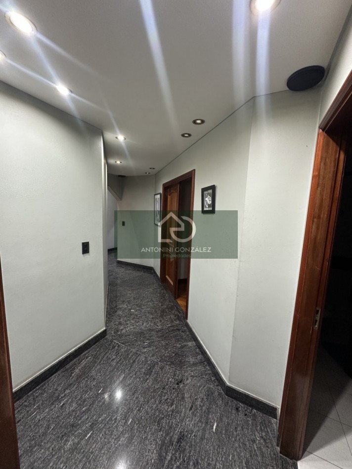 Venta casa 5 ambientes.